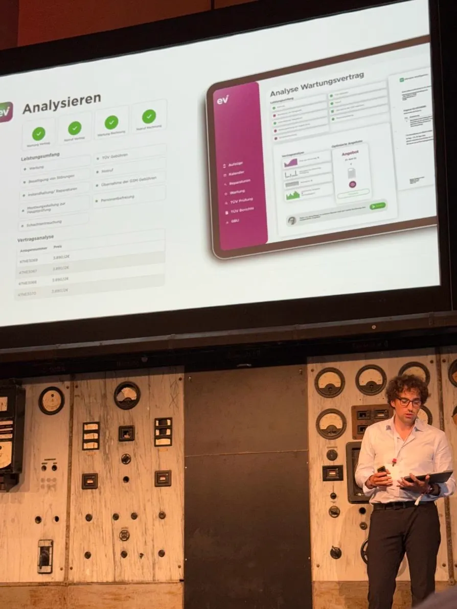Live-Demo: evi analysiert einen Wartungsvertrag